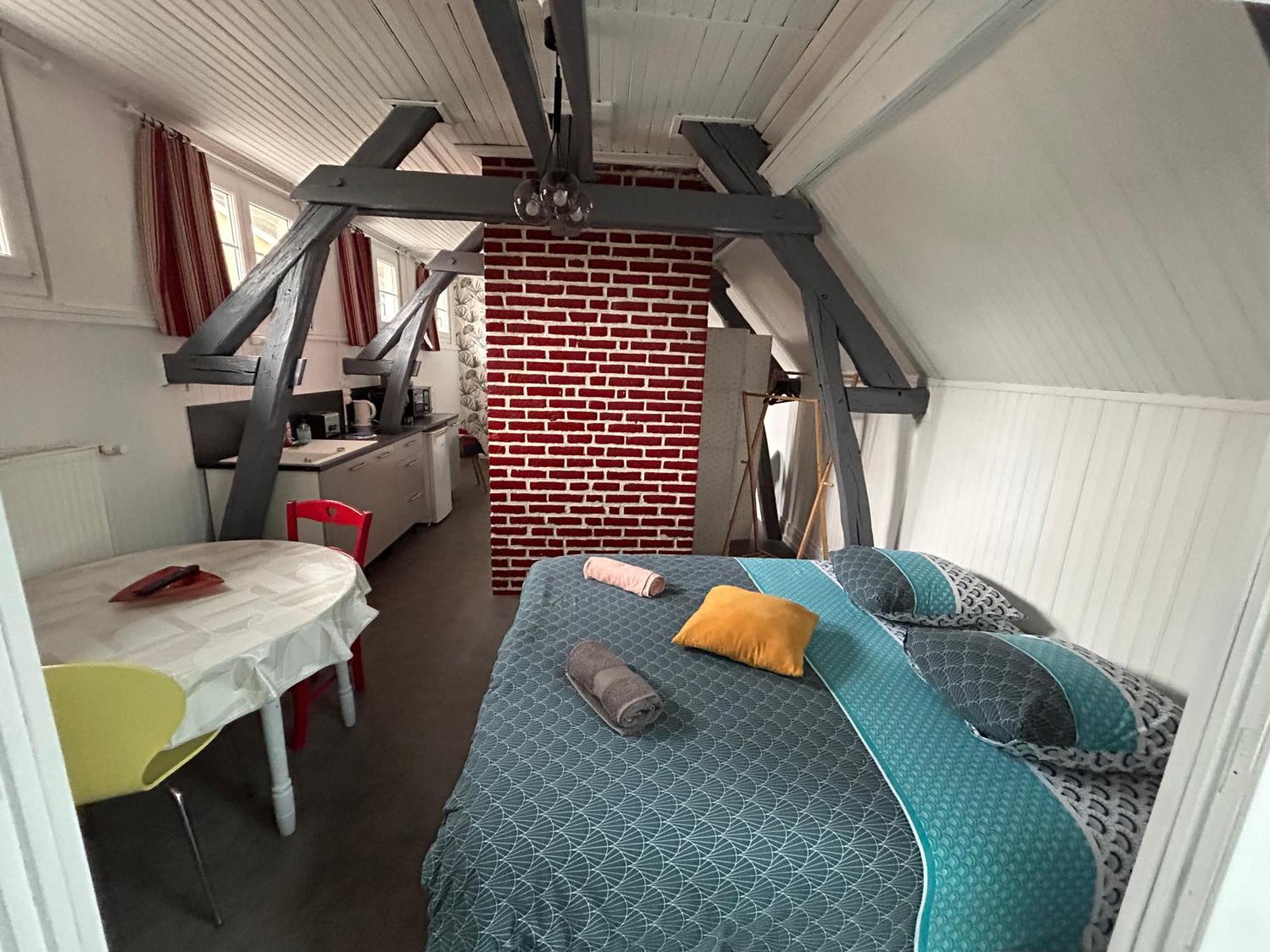 Home Preize 2 Troyes Bagian luar foto